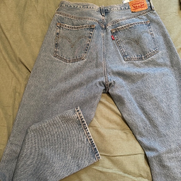 Levi's Women's 501 High Rise Straight Leg Tailored Jeans - Picture 5 of 6